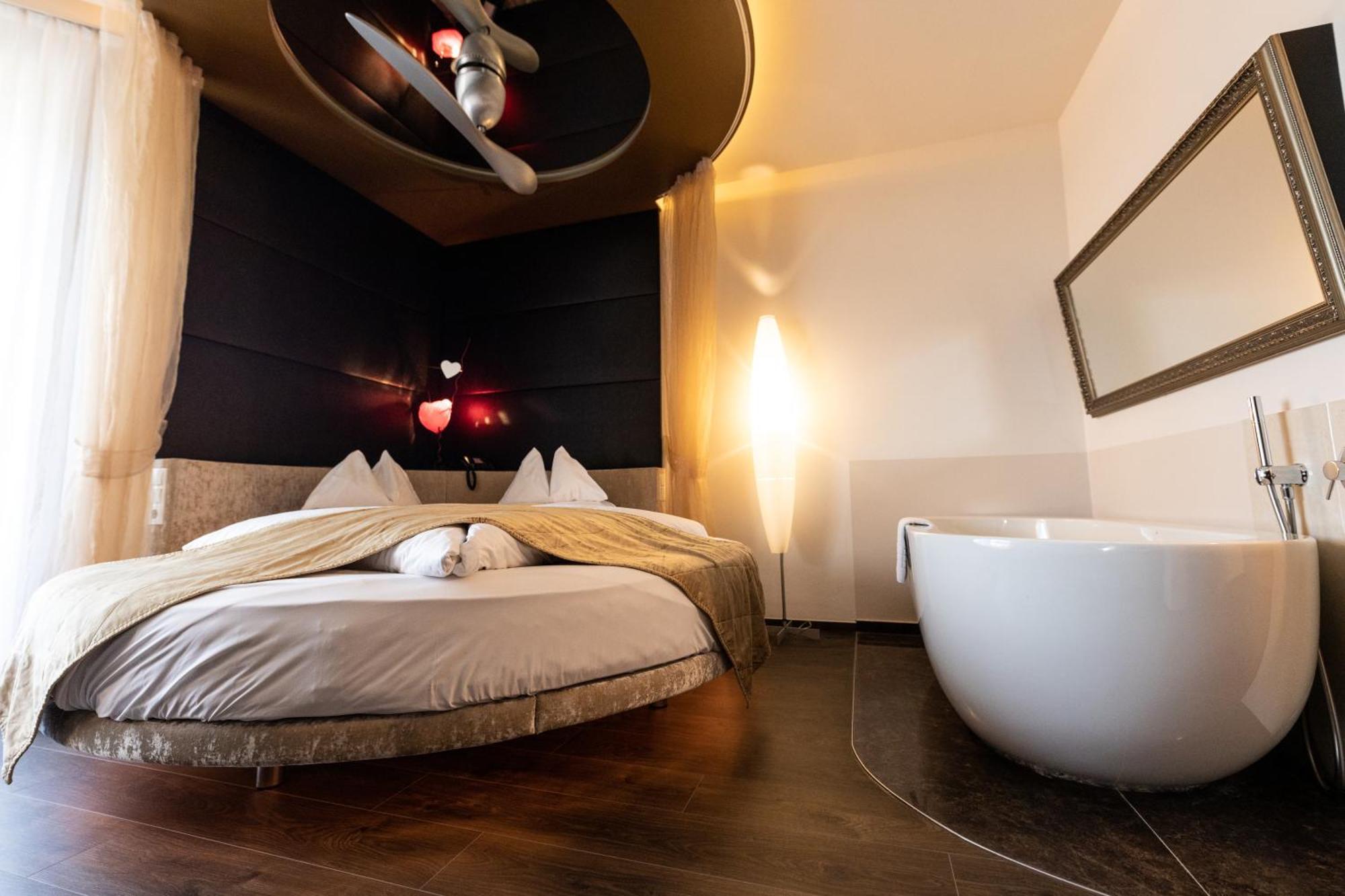 Maiers Kuschelhotel Loipersdorf Deluxe - Adults Only لويبرسدورف باي فرس المظهر الخارجي الصورة