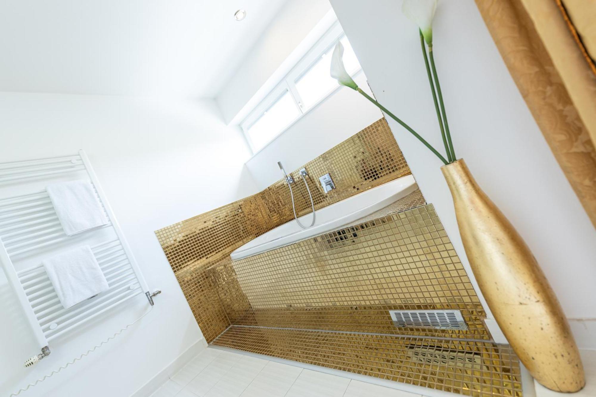 Maiers Kuschelhotel Loipersdorf Deluxe - Adults Only لويبرسدورف باي فرس المظهر الخارجي الصورة